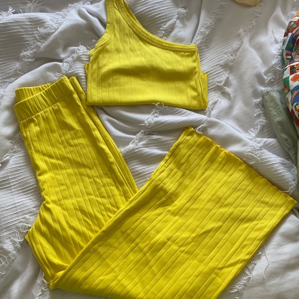 BRAND NEW WRAY YELLOW MATCHING SET
